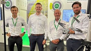 Das Team der SicherheitsExpo 2025 am Messestand. 