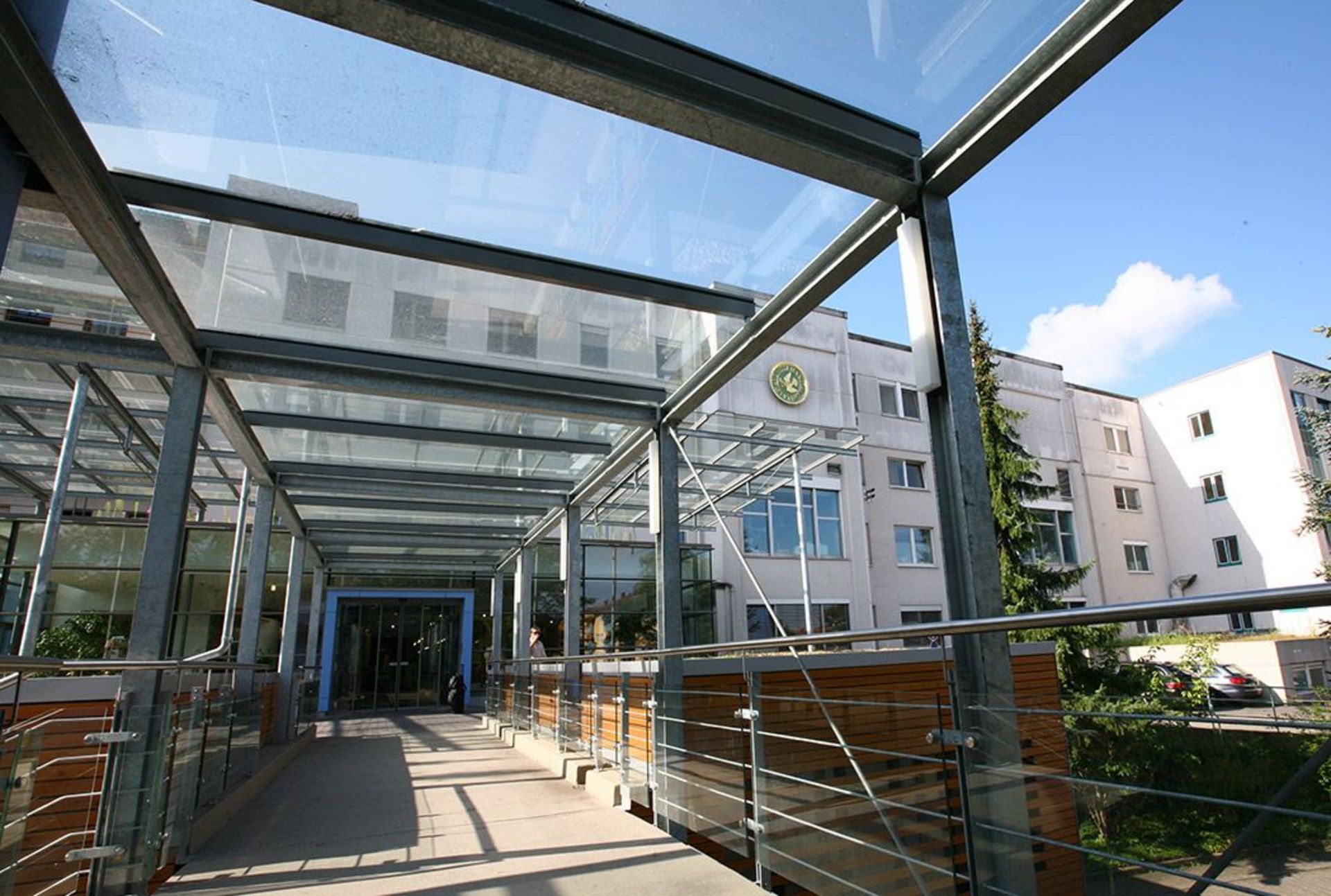 Der Eingang des Diakonissenkrankenhauses Karlsruhe-Rüppurr