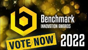 Das Benchmark Innovation Award Logo 2022 mit dem Zusatz "Vote now"